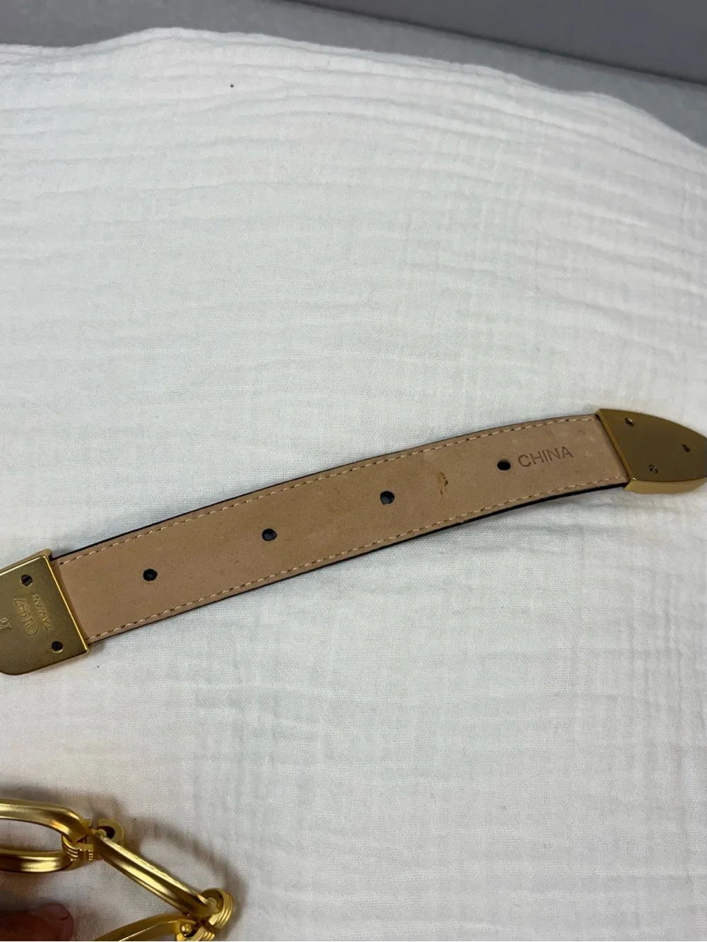 R 1997 Black Leather and Gold Chain Belt Women's S Vintage Italian Leather